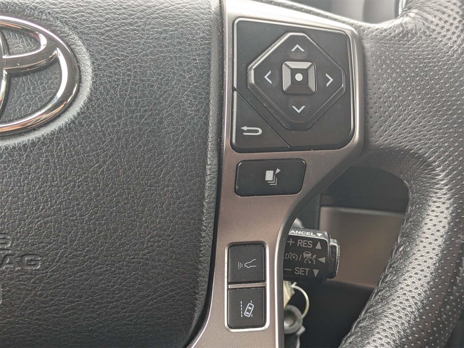 Used 2023 Toyota Tacoma image 32