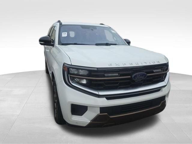 Used 2025 Ford Expedition Max King Ranch AWD/4WD image 3