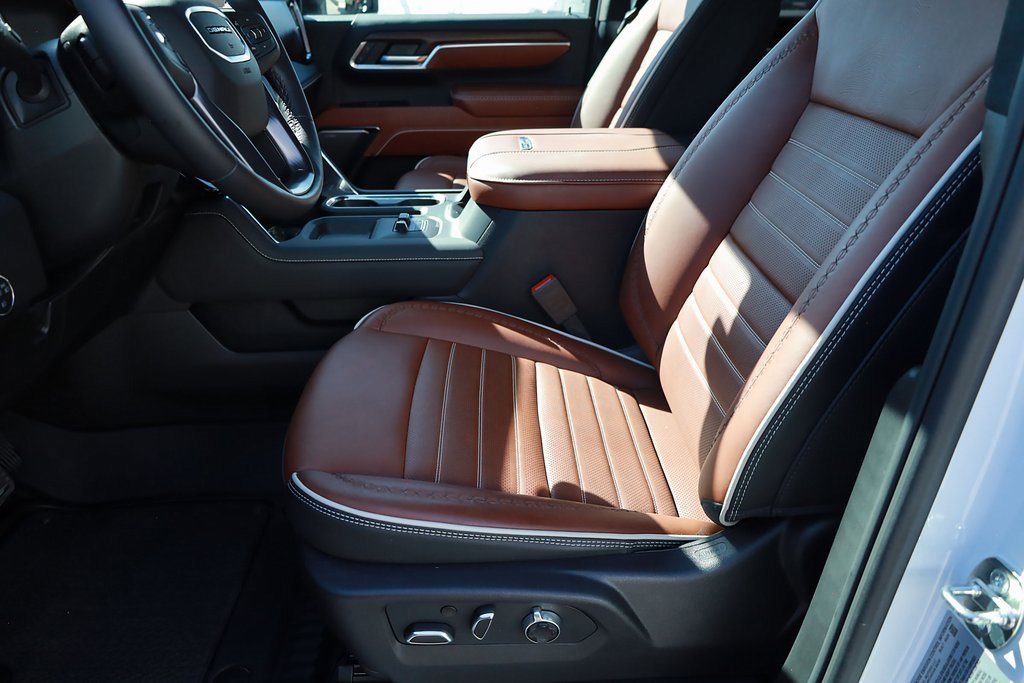 Used 2024 GMC Sierra 3500 Denali Ultimate image 12
