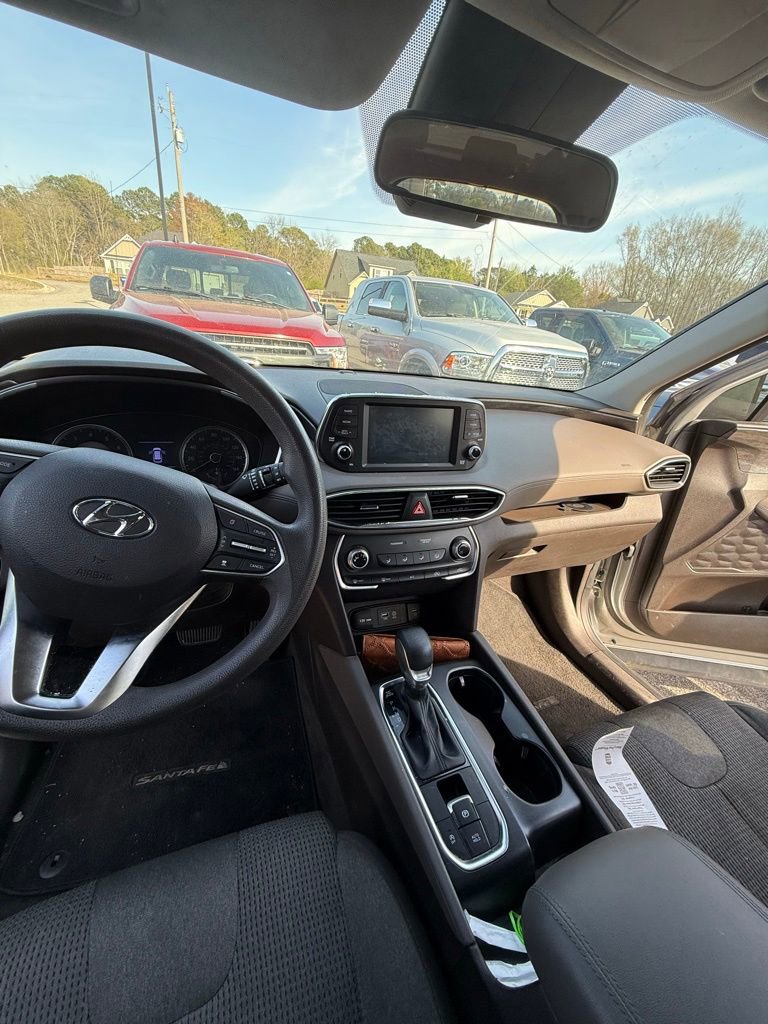 Used 2020 Hyundai Santa Fe SE image 9
