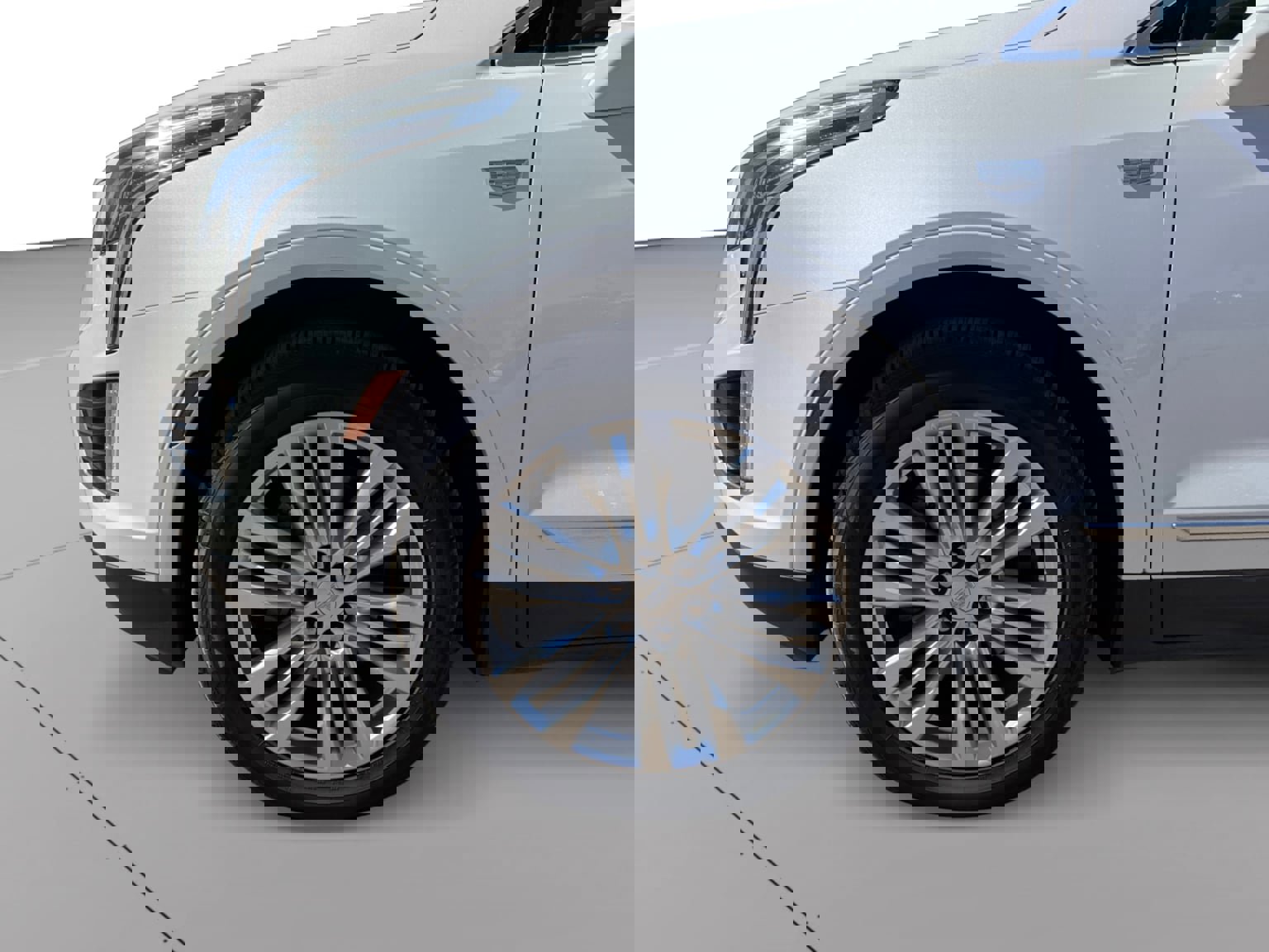 Used 2018 Cadillac XT5 Premium Luxury FWD image 9