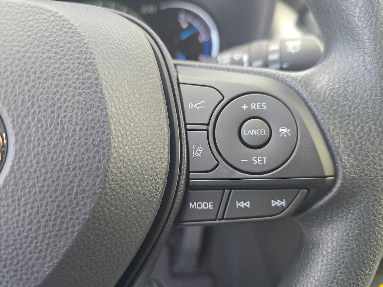 Certified 2025 Toyota RAV4 XLE image 29