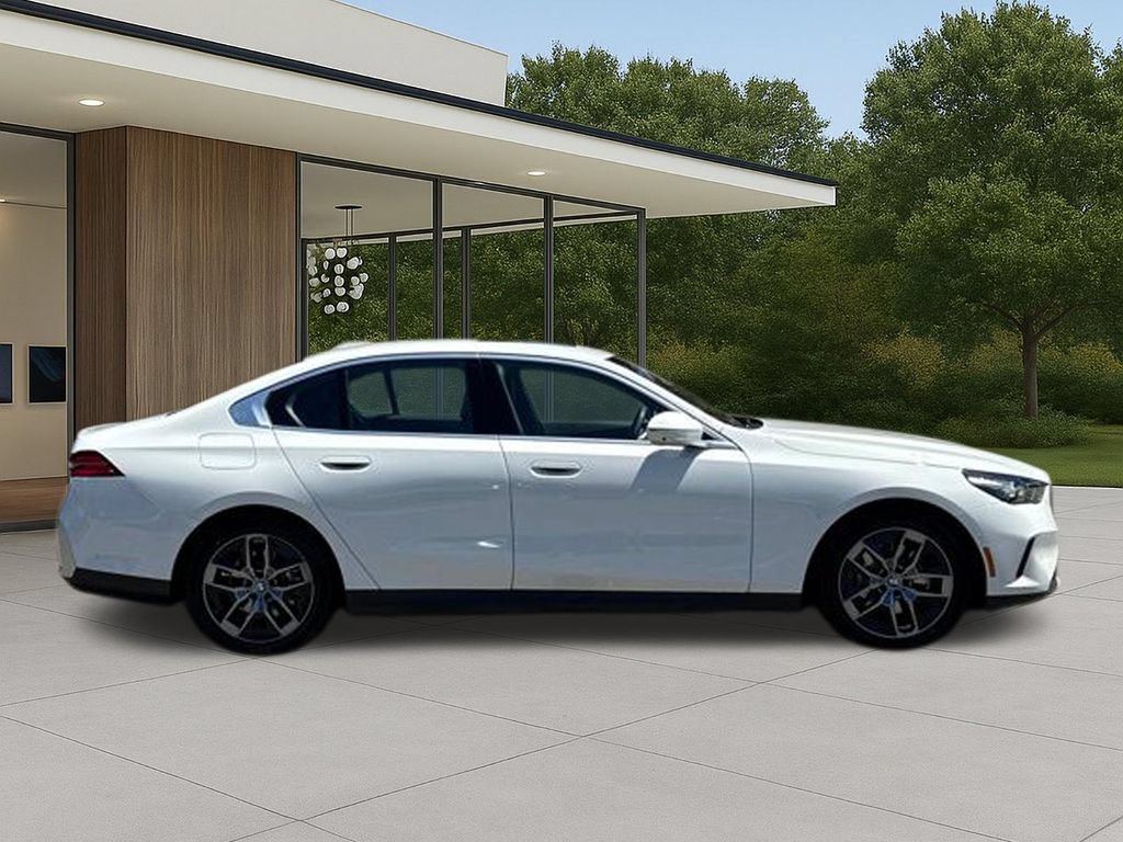 Used 2026 BMW 530i w/ Convenience Package RWD image 7