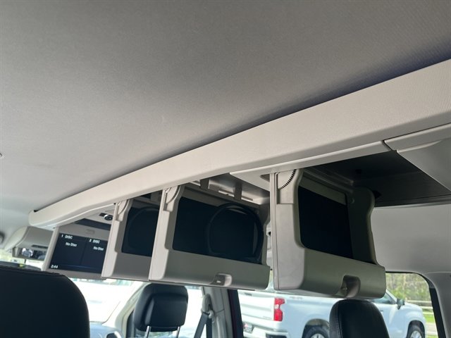 Used 2014 Chrysler Town & Country Touring FWD image 35