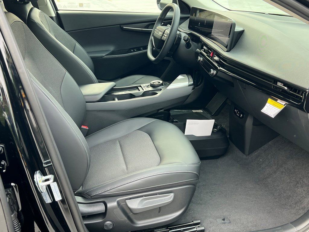New 2025 Kia EV6 Light w/ Light LR Technology Package image 10