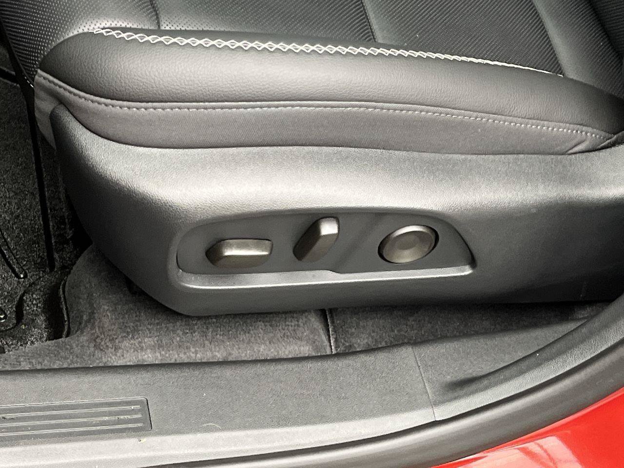 Certified 2026 GMC Terrain Denali AWD/4WD image 12