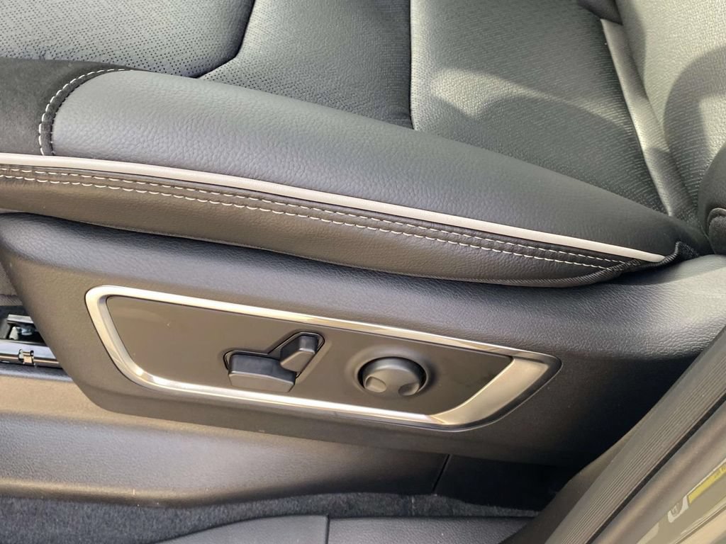 New 2026 RAM 1500 Laramie w/ Night Edition AWD/4WD image 17
