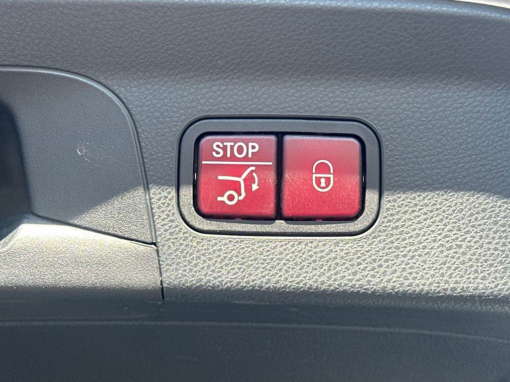 Used 2017 Mercedes-Benz GLC 300 4MATIC Coupe image 21