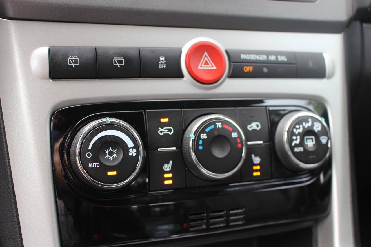 Used 2014 Chevrolet Captiva Sport LTZ FWD image 26