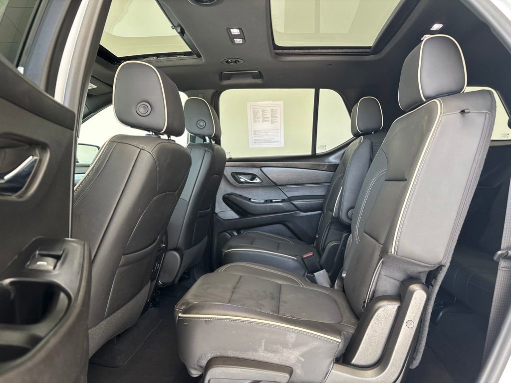 Used 2023 Chevrolet Traverse Premier w/ Redline Edition AWD/4WD image 16