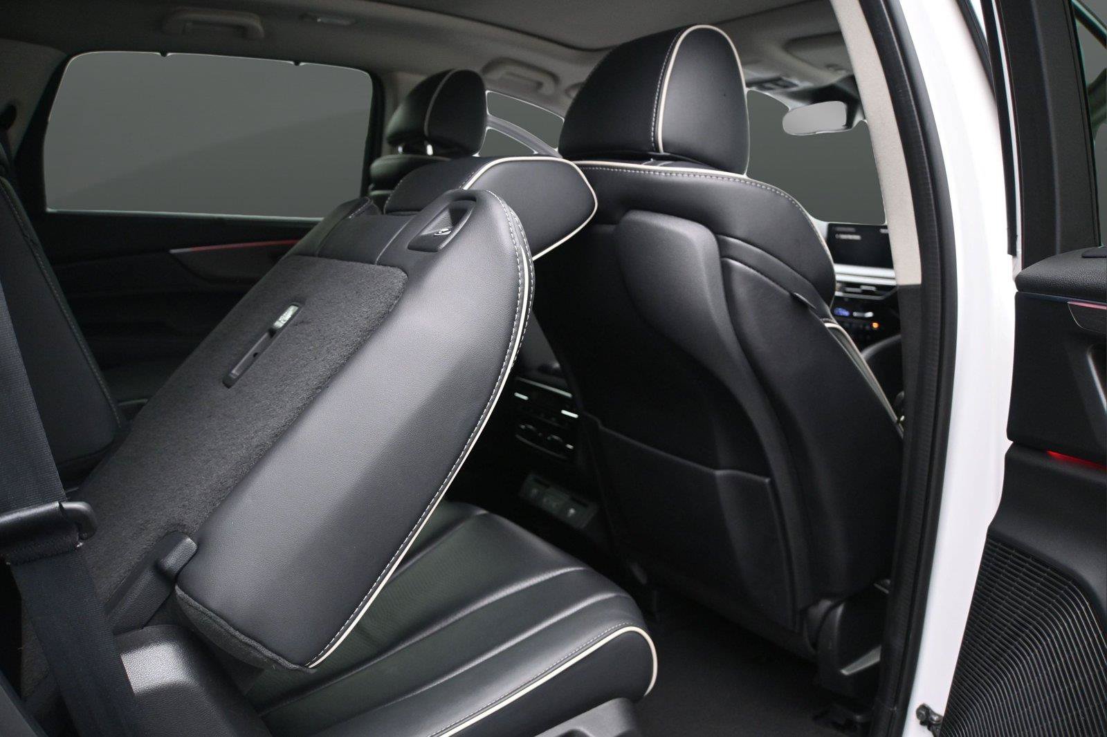 Used 2023 Acura MDX SH-AWD w/ Advance Package image 25
