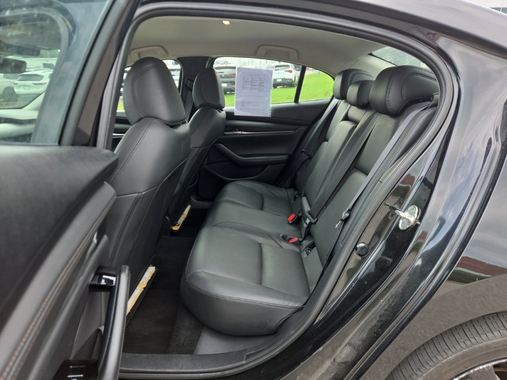 Used 2024 MAZDA MAZDA3 s FWD image 9