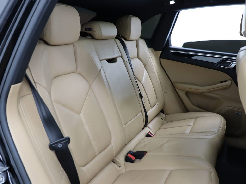 Used 2018 Porsche Macan Sport Edition AWD/4WD image 37