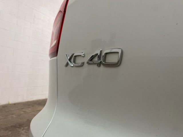 Used 2025 Volvo XC40 B5 Plus AWD/4WD image 99