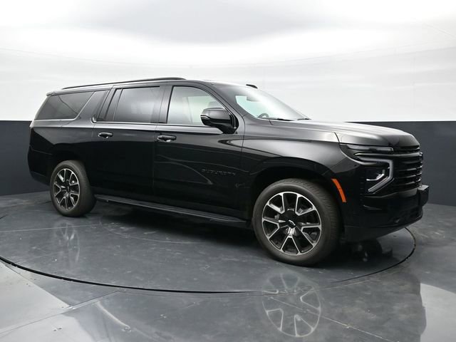 Used 2025 Chevrolet Suburban RST w/ Comfort Package AWD/4WD image 3