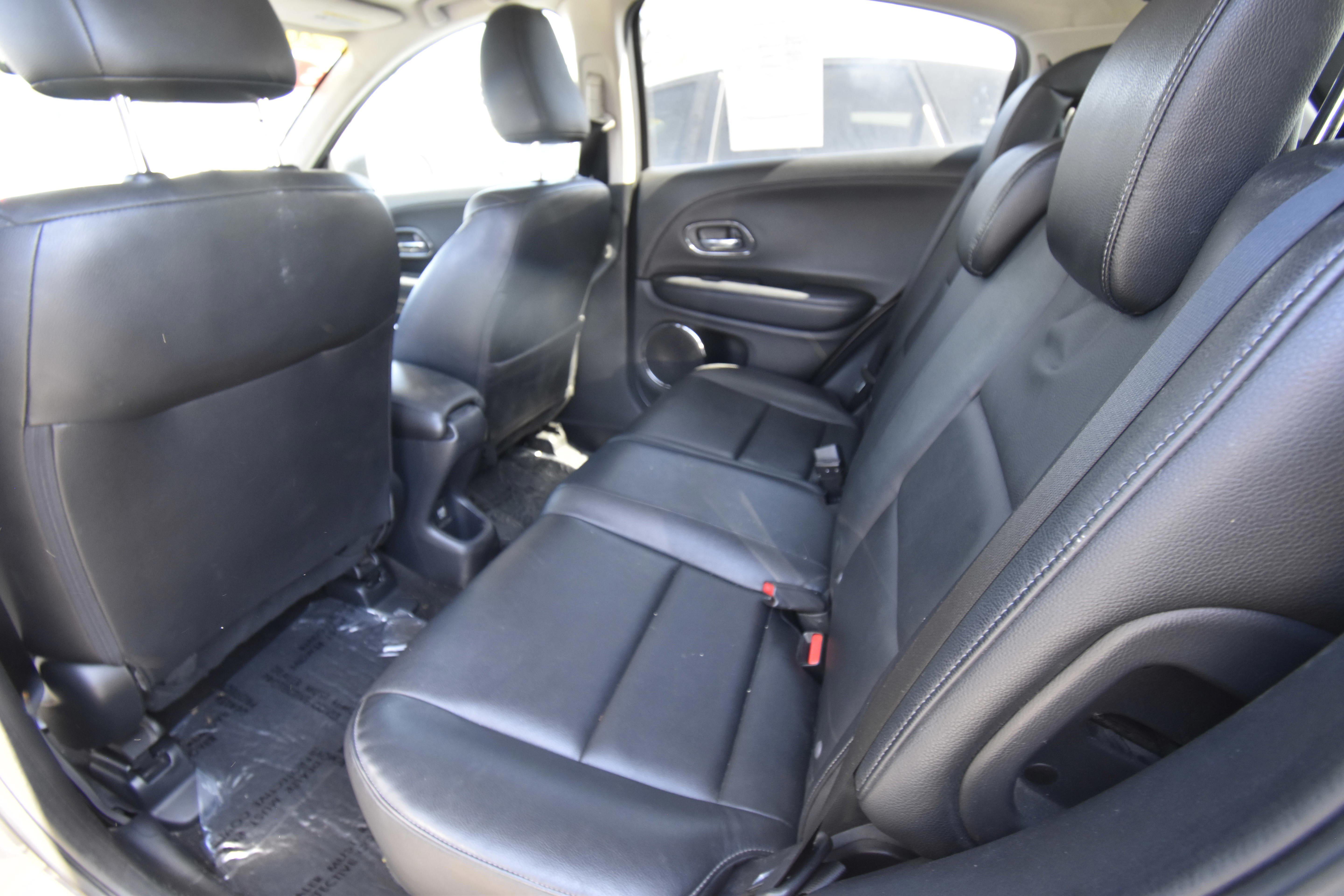 Used 2017 Honda HR-V EX-L image 9