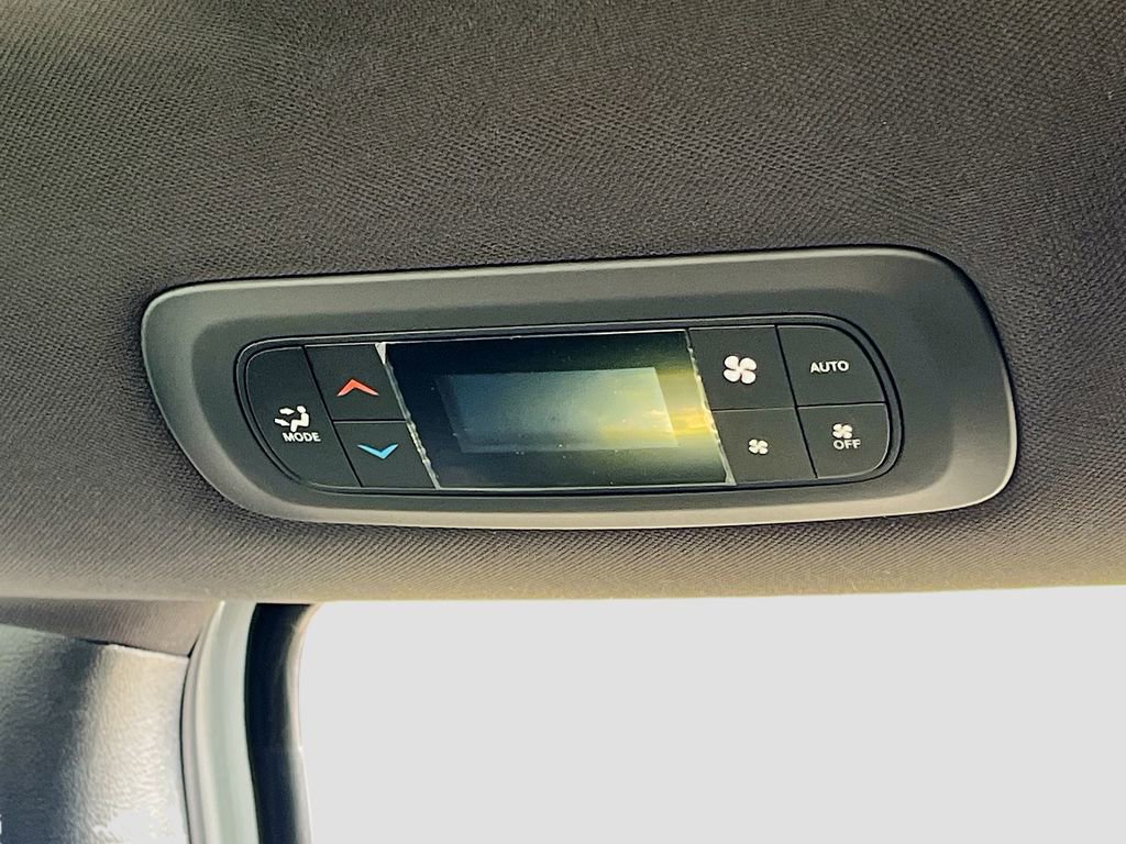 New 2027 Chrysler Pacifica Select FWD image 21