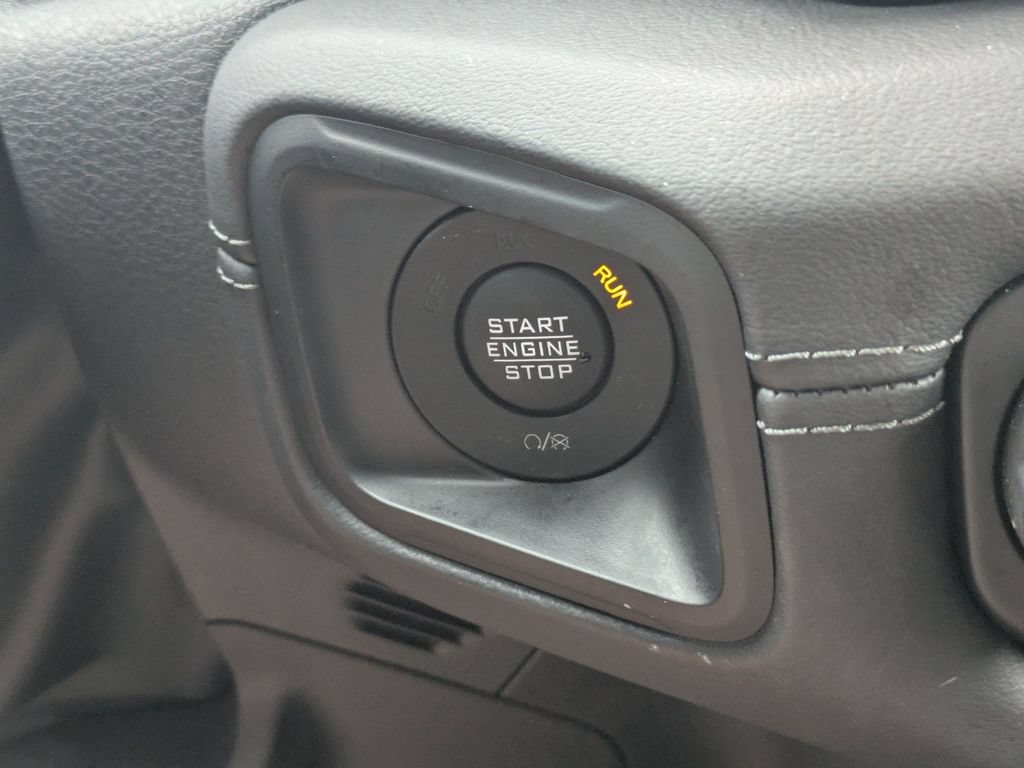 Used 2025 Jeep Wrangler Unlimited Sahara w/ Safety Group AWD/4WD image 22