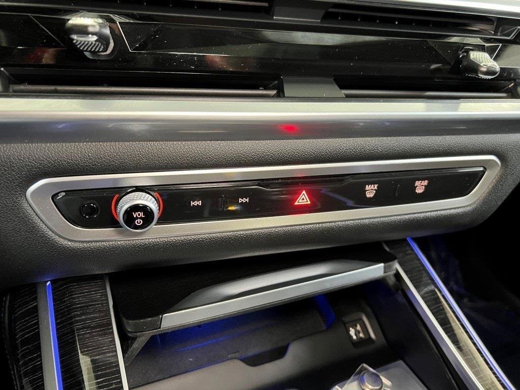 Used 2024 BMW X7 M60i w/ Executive Package image 48