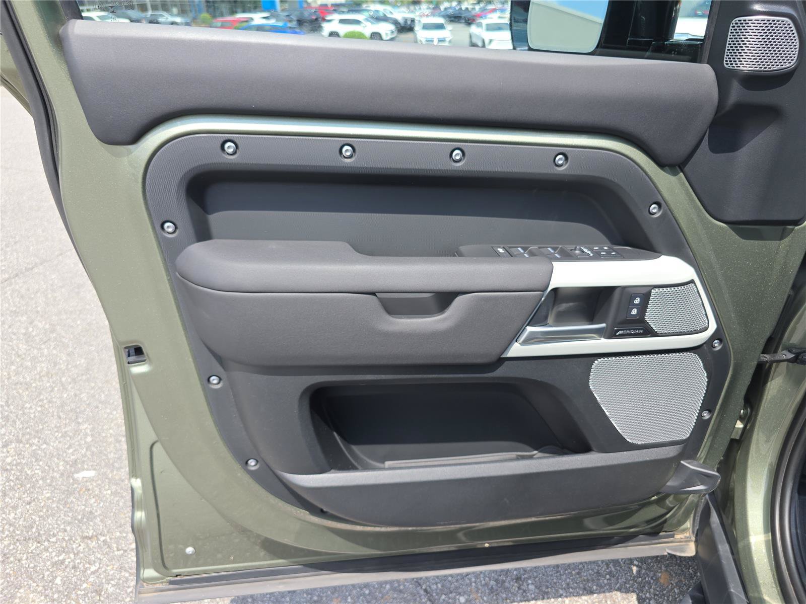 Used 2024 Land Rover Defender 130 X-Dynamic SE AWD/4WD image 18