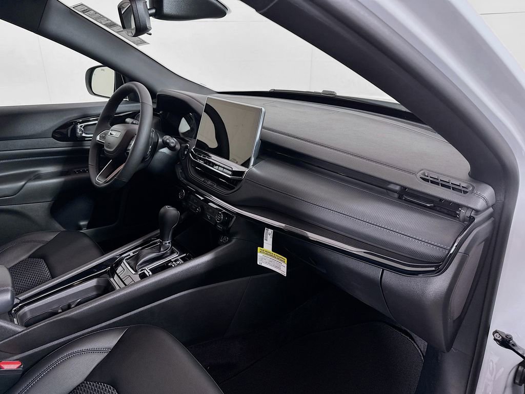 New 2026 Jeep Compass Latitude image 29