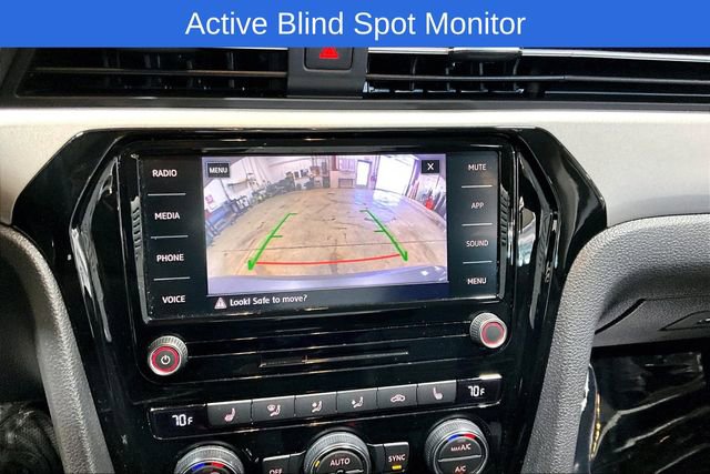 Used 2020 Volkswagen Passat 2.0T SE image 17