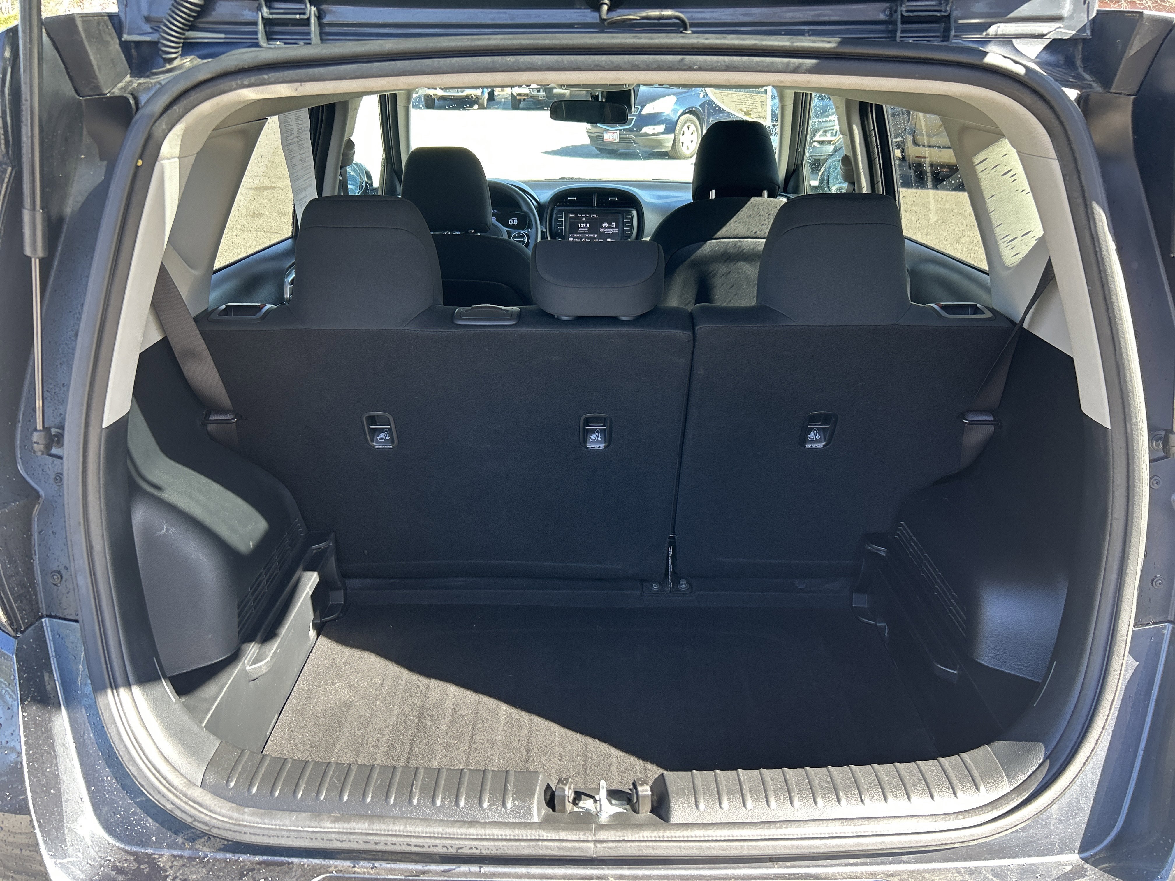 Used 2023 Kia Soul LX w/ Option Group 015 FWD image 17