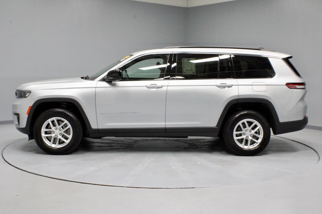 Used 2024 Jeep Grand Cherokee L Laredo AWD/4WD image 7