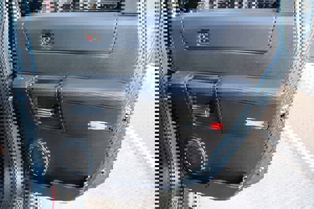 Used 2005 HUMMER H2 SUT w/ Preferred Equipment Group image 55