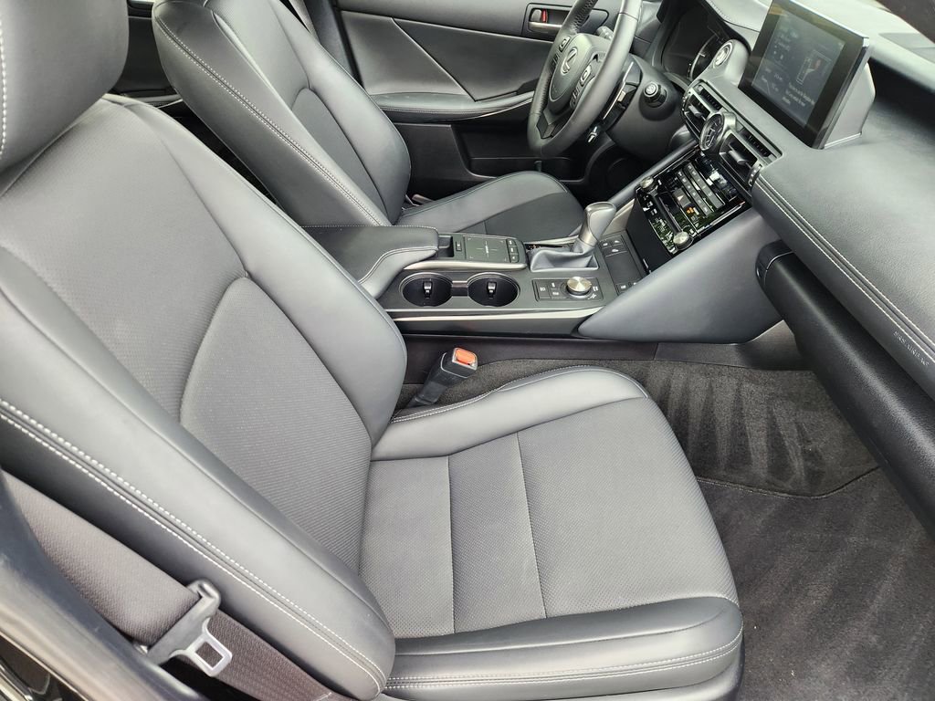 Used 2023 Lexus IS 300 w/ Comfort Package RWD image 14