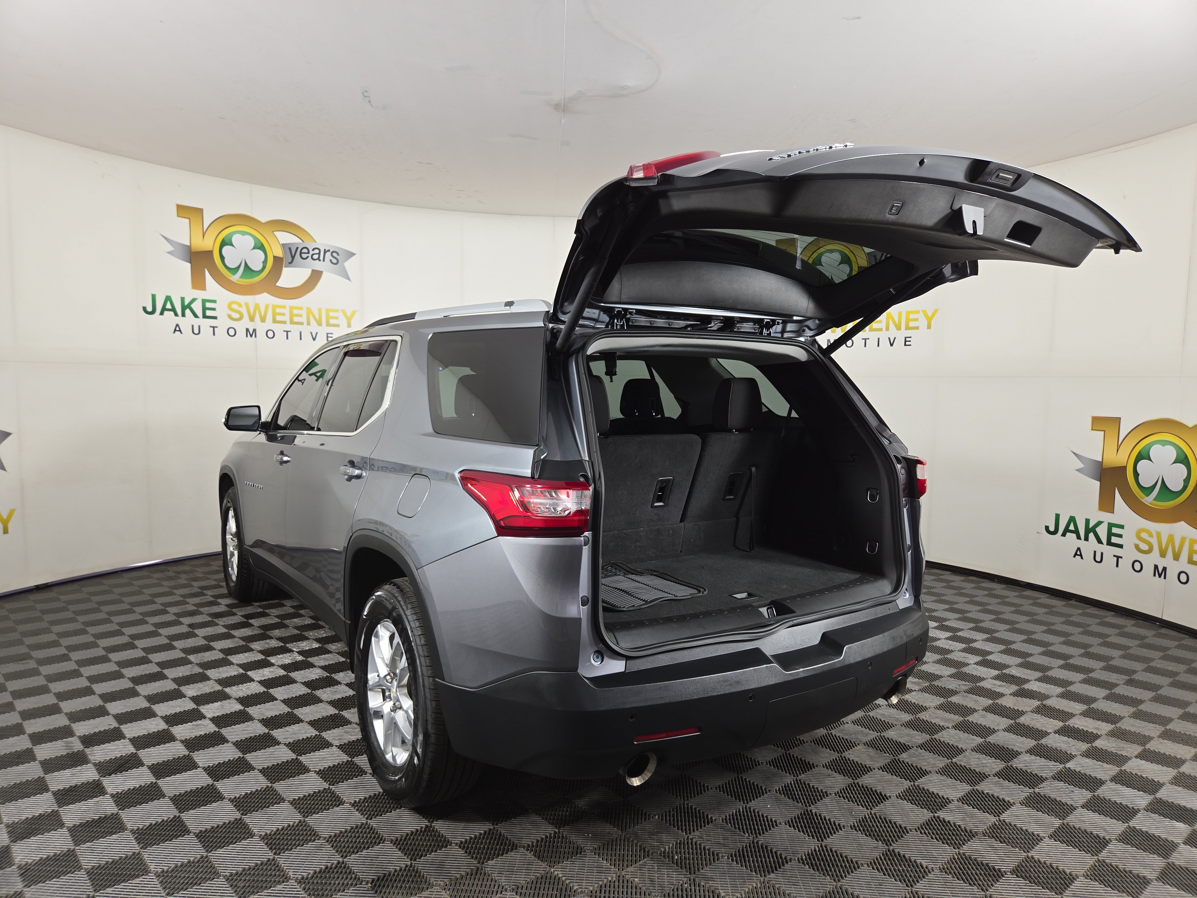 Used 2018 Chevrolet Traverse LT FWD image 32