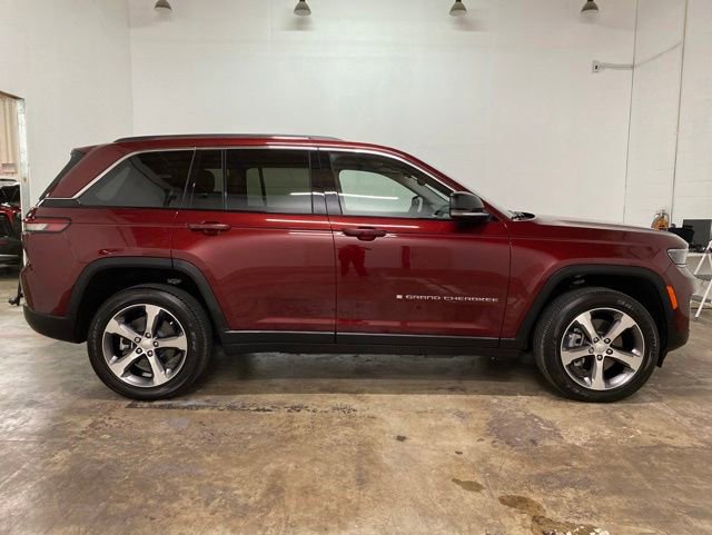 Used 2022 Jeep Grand Cherokee Limited 4xe AWD/4WD image 6