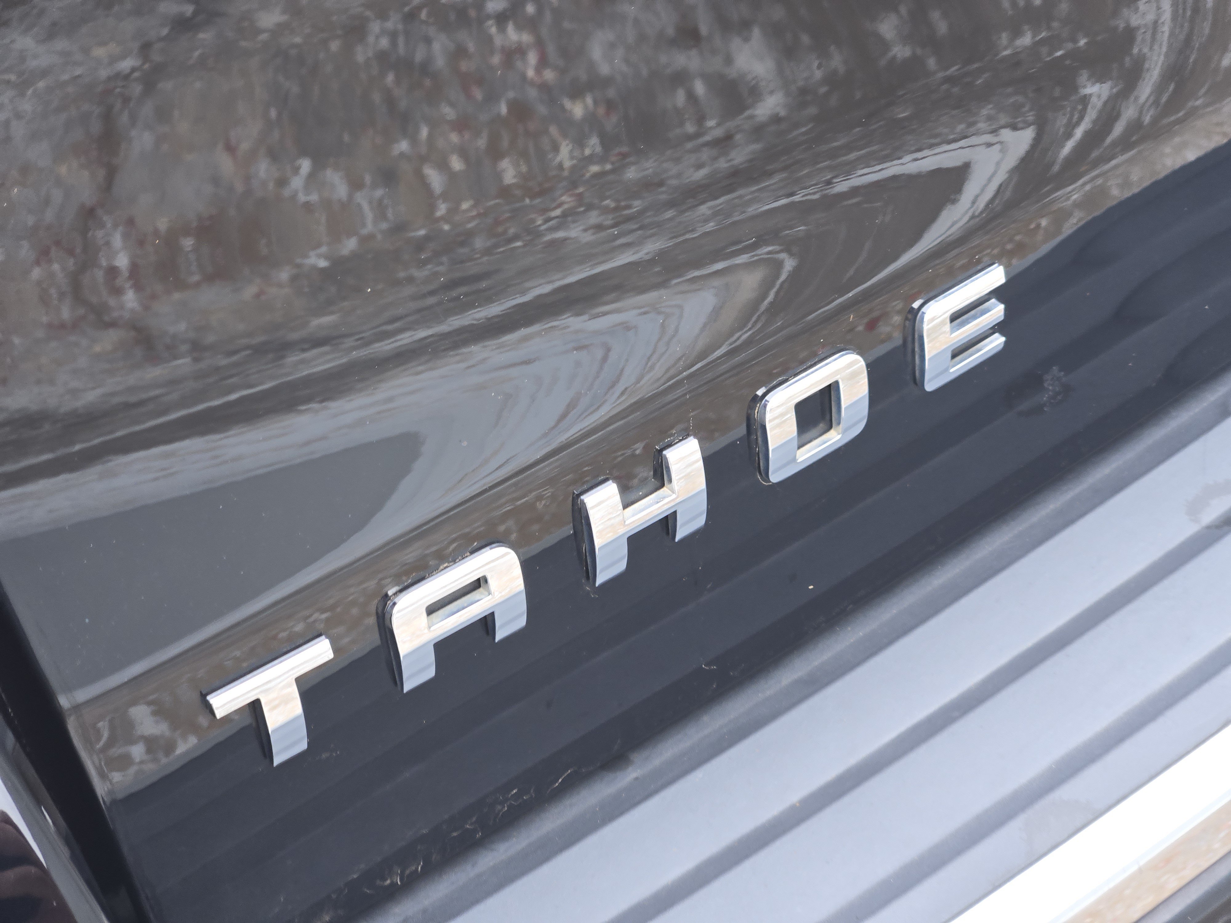 Used 2015 Chevrolet Tahoe LTZ AWD/4WD image 11