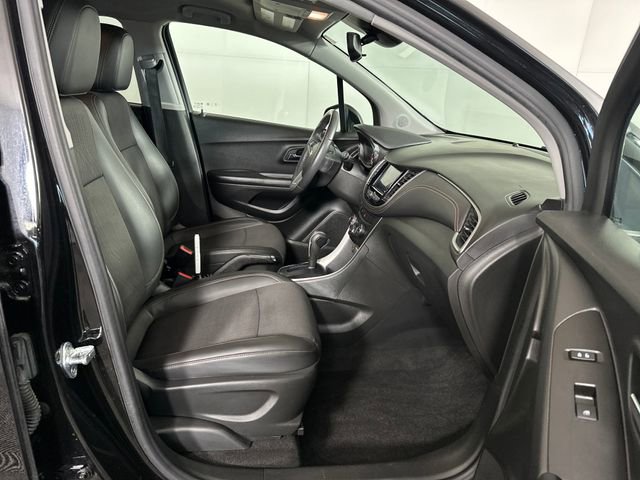 Used 2022 Chevrolet Trax LT w/ LT Convenience Package image 33