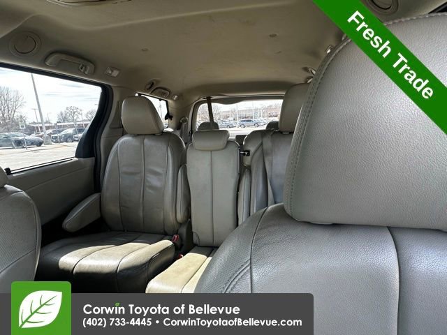 Used 2013 Toyota Sienna XLE image 13