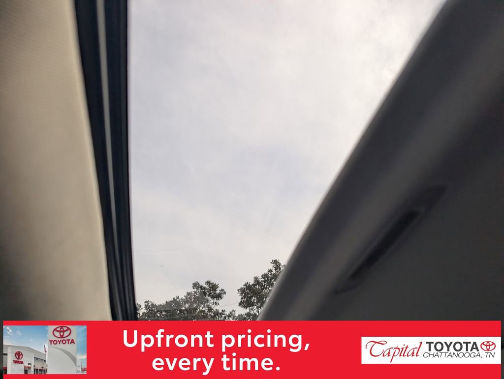 Used 2023 Toyota Highlander XLE FWD image 25