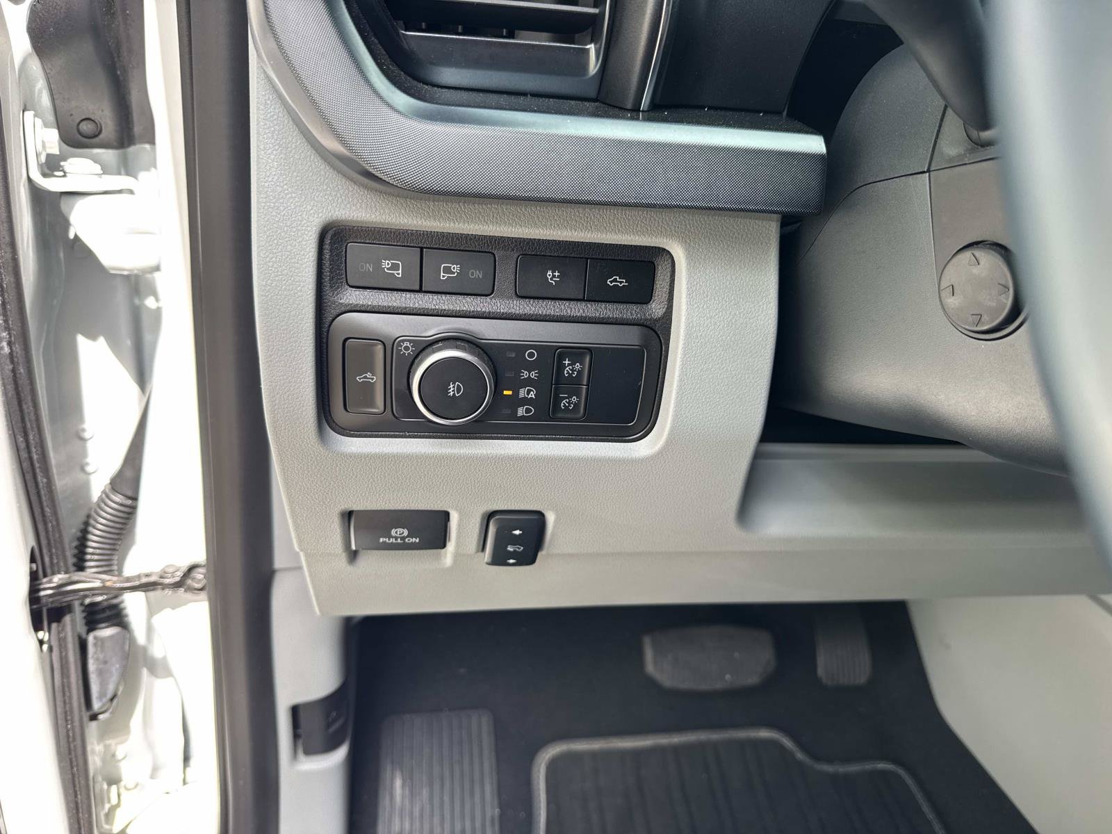 Used 2024 Ford F250 Limited w/ FX4 Off-Road Package AWD/4WD image 31