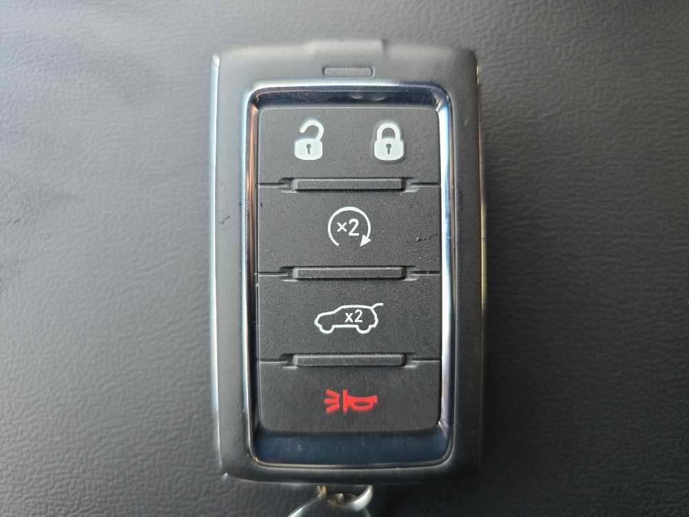 New 2025 Jeep Grand Cherokee L Altitude image 22