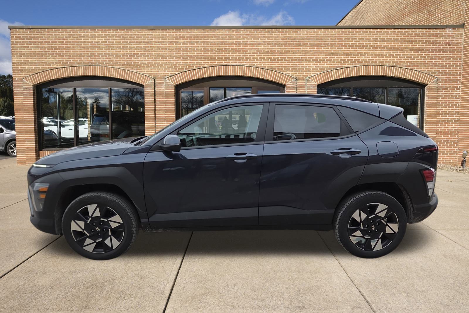 Used 2025 Hyundai Kona SEL image 6