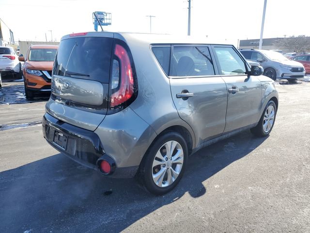 Used 2016 Kia Soul + image 4
