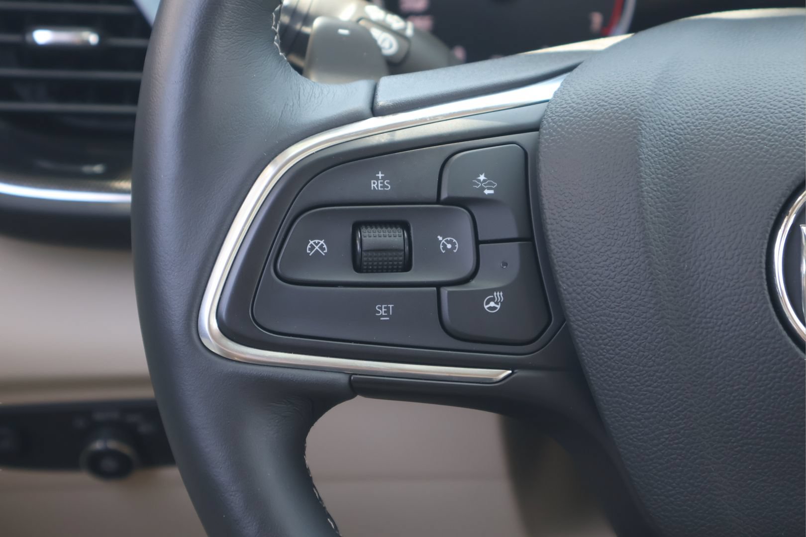 Used 2021 Buick Envision Essence FWD image 19