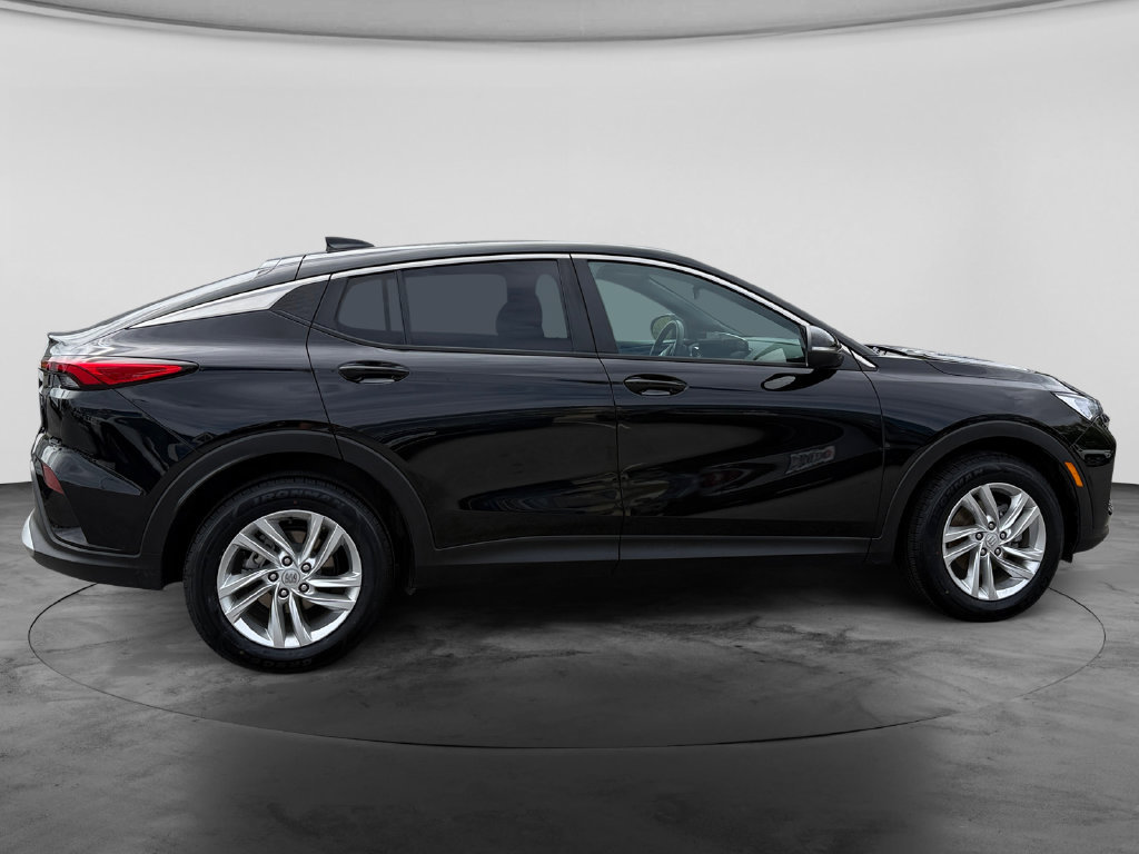 Used 2025 Buick Envista Preferred FWD image 11