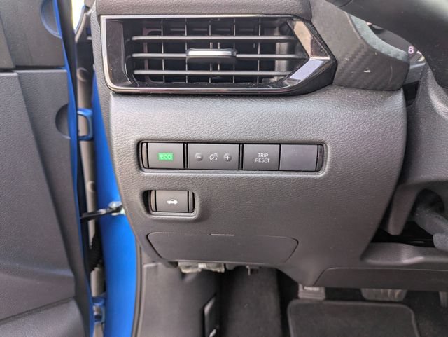 Used 2025 Nissan Sentra SV FWD image 16
