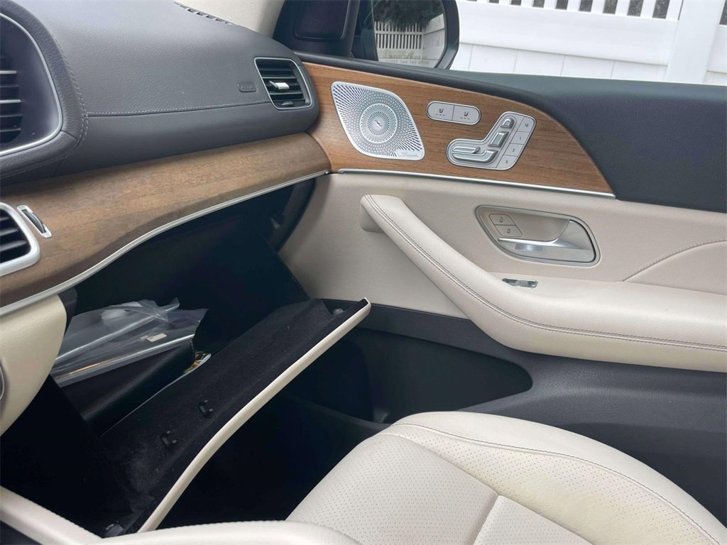 Used 2020 Mercedes-Benz GLS 450 4MATIC image 32