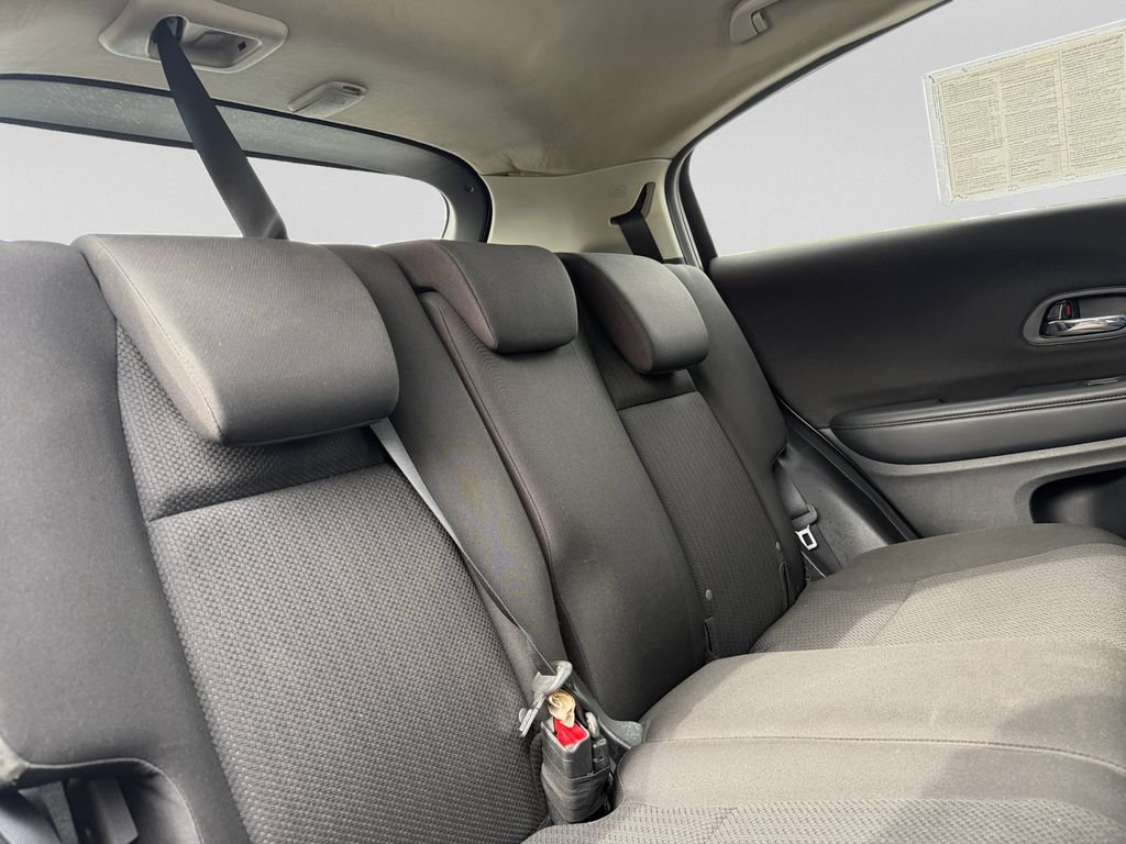 Used 2018 Honda HR-V LX image 32