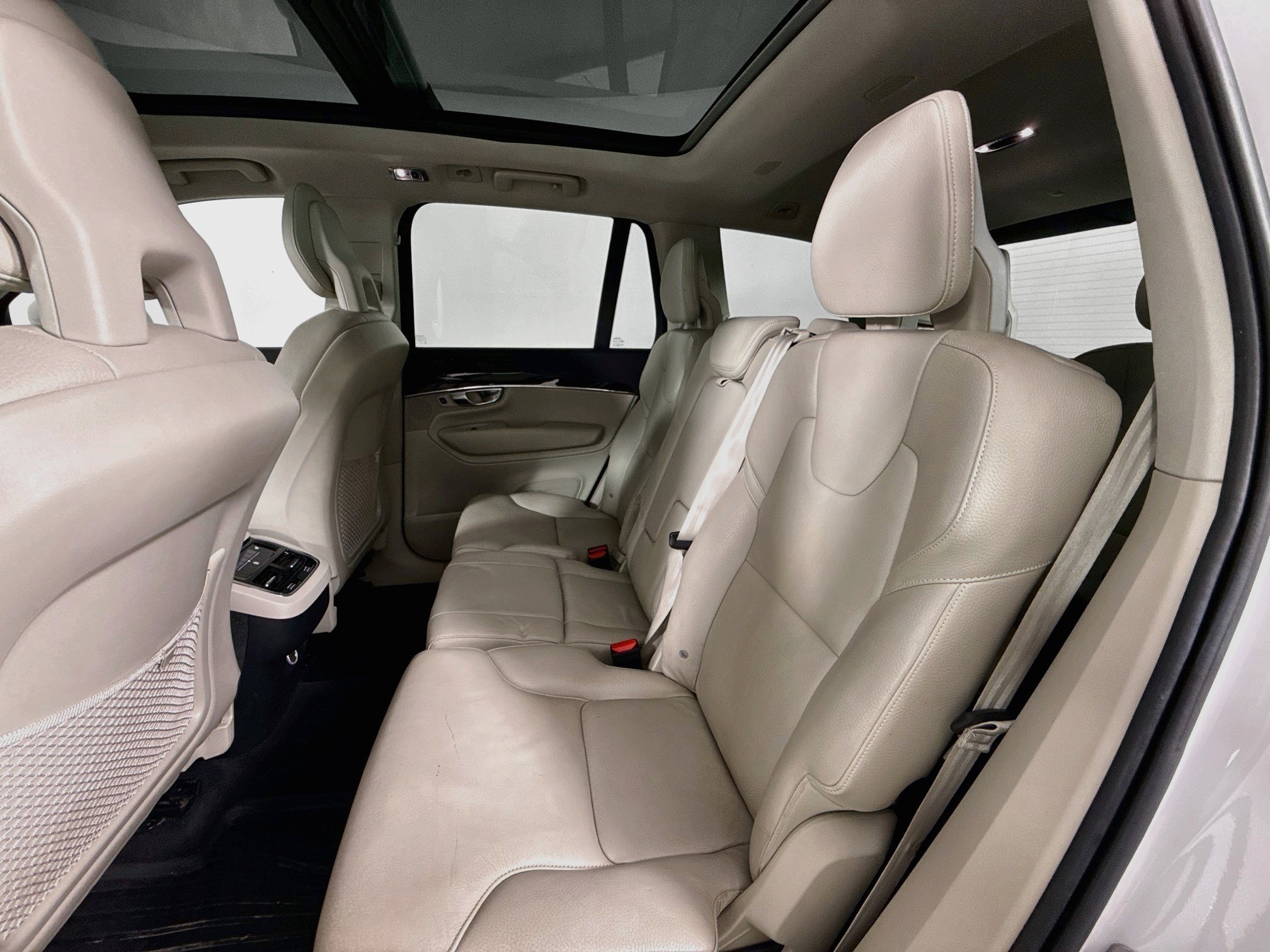 Used 2018 Volvo XC90 T6 Momentum w/ Convenience Package AWD/4WD image 23