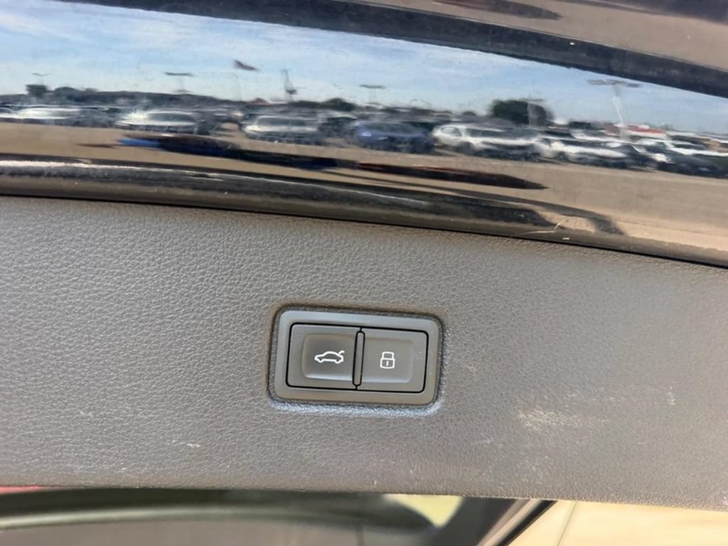 Used 2020 Audi Q7 3.0T Premium AWD/4WD image 5