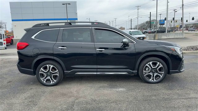 Used 2023 Subaru Ascent Touring image 9
