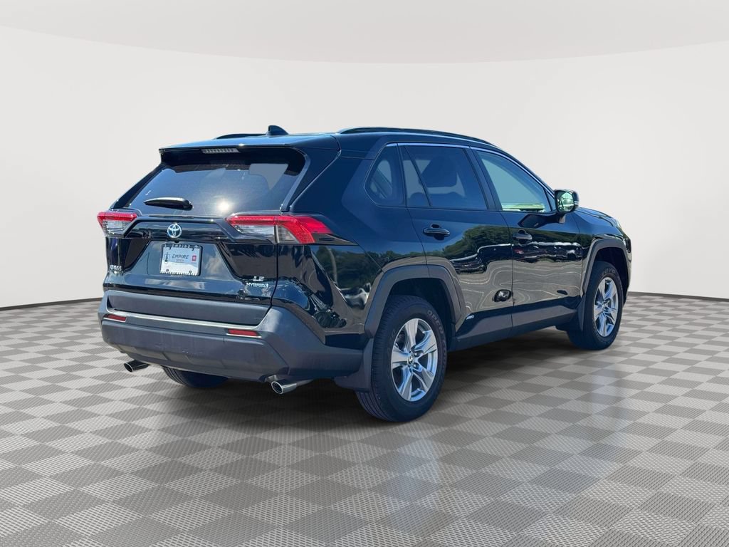 Used 2023 Toyota RAV4 LE AWD/4WD image 7