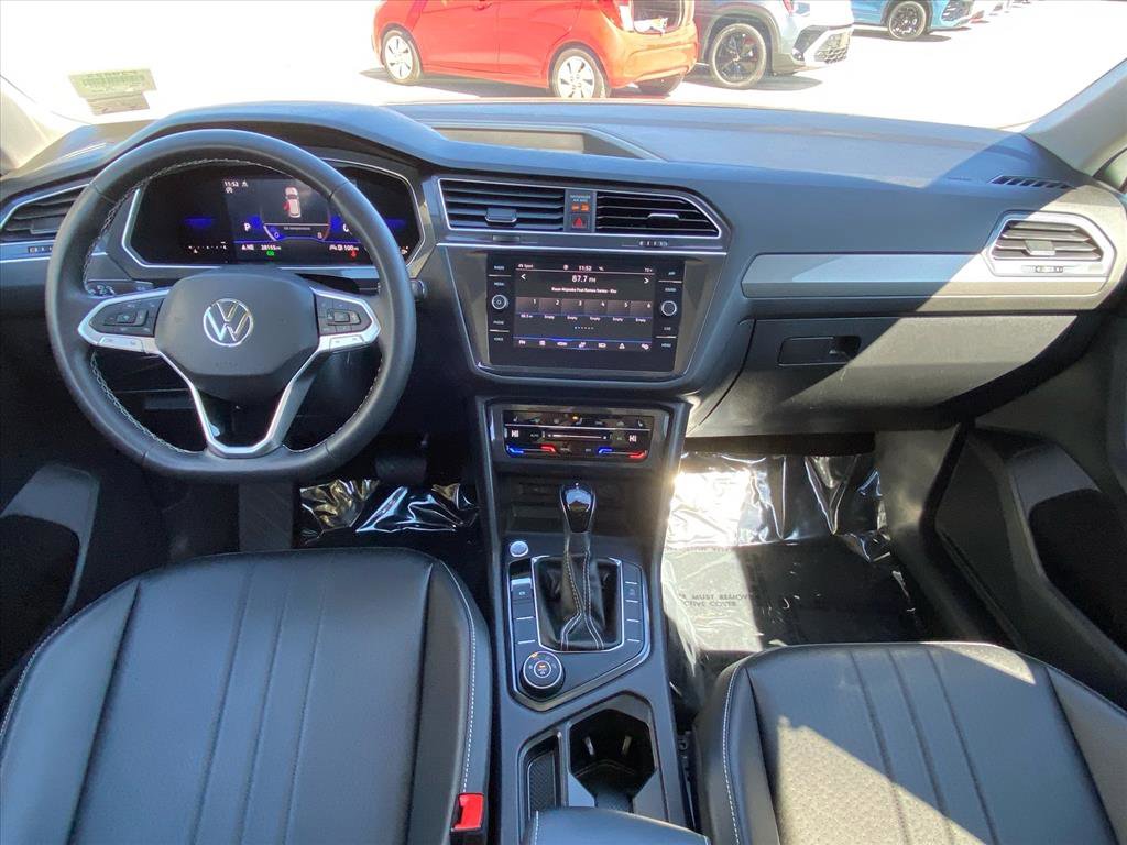 Certified 2023 Volkswagen Tiguan SE image 10